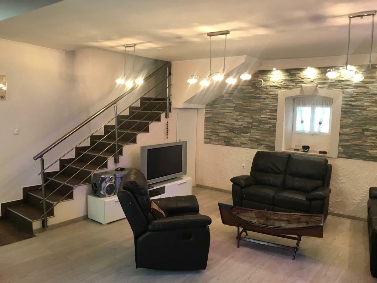 Holiday Home Ruzica 노비비노돌스키 외부 사진